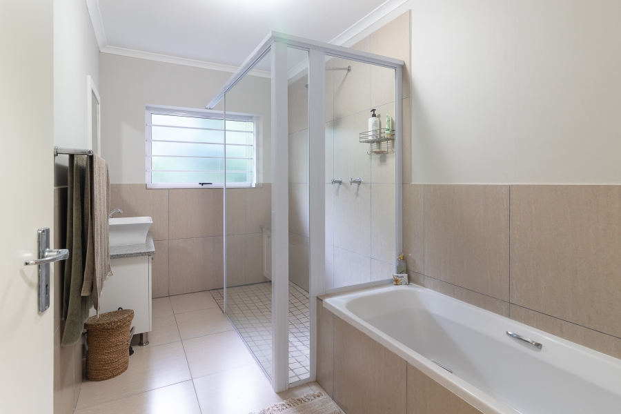 5 Bedroom Property for Sale in Kenton On Sea Eastern Cape